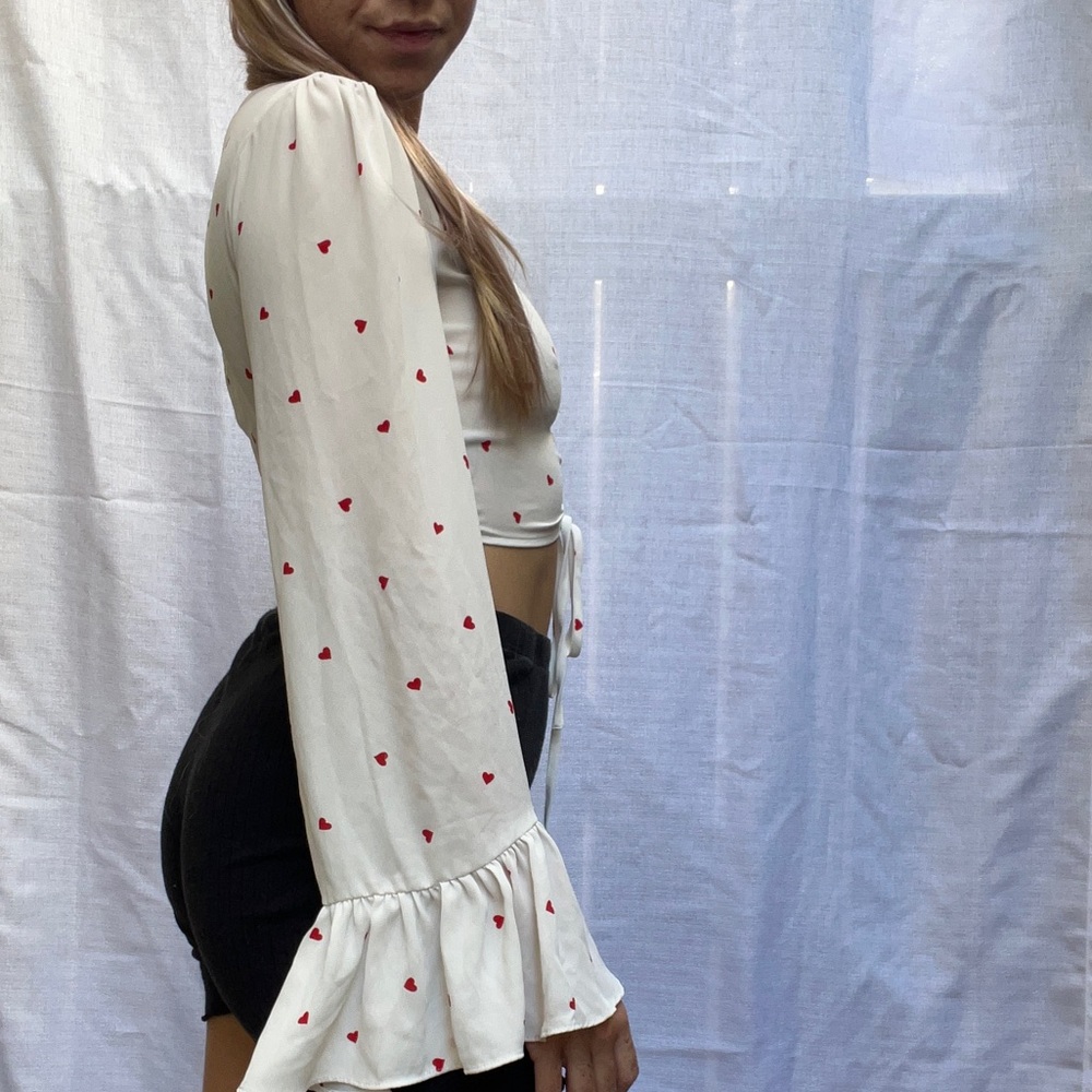 Light-weight Heart Blouse - Picture 6 of 7